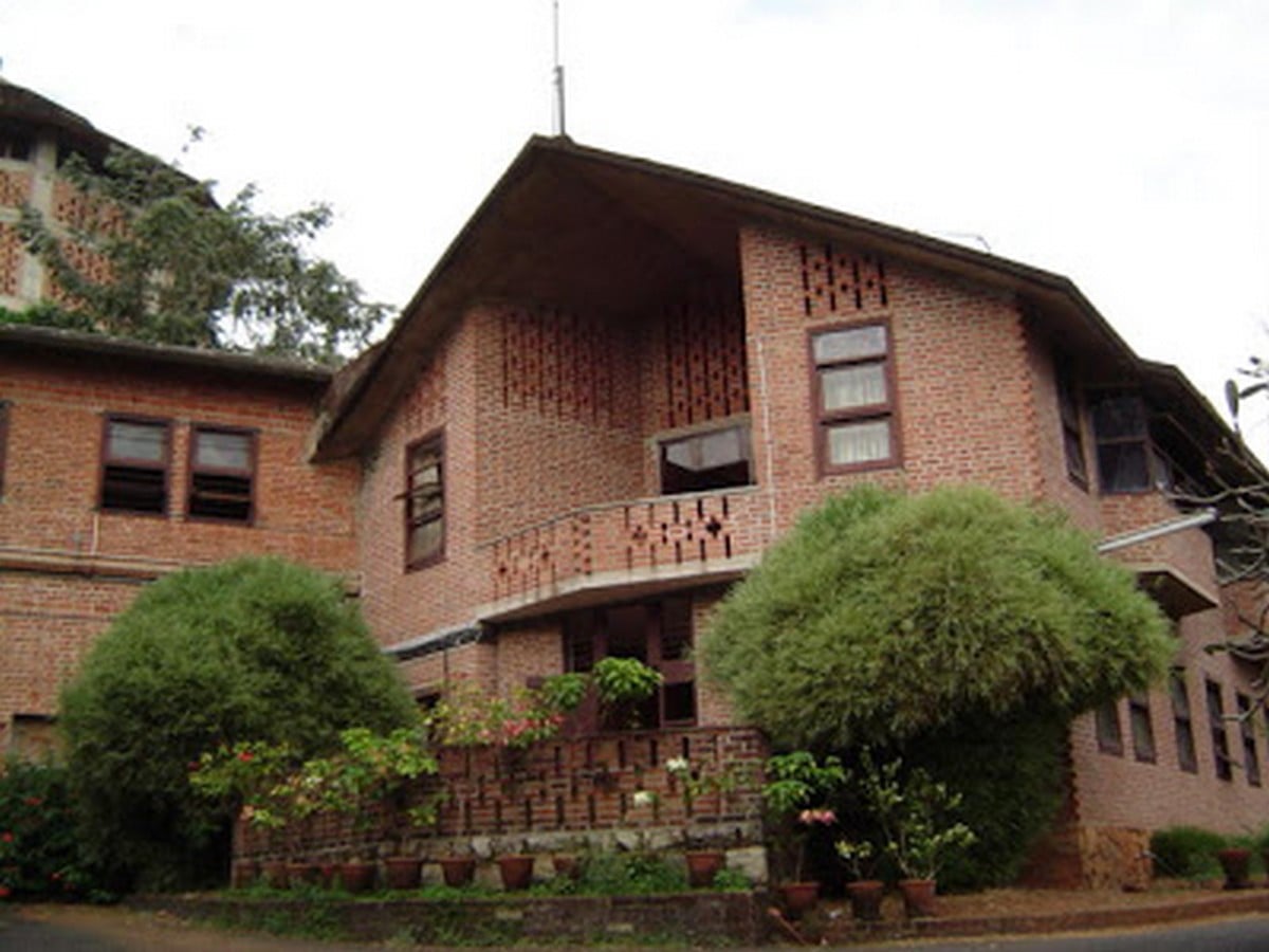 10 Artistic Buildings in India