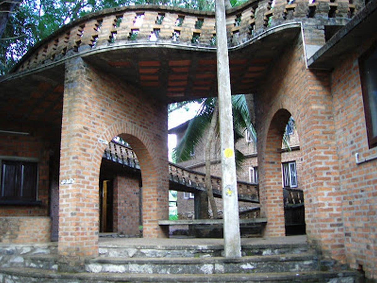 10 Artistic Buildings in India