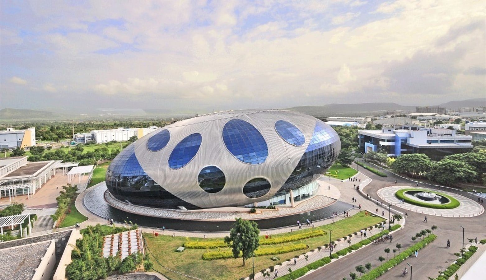 10 Artistic Buildings in India