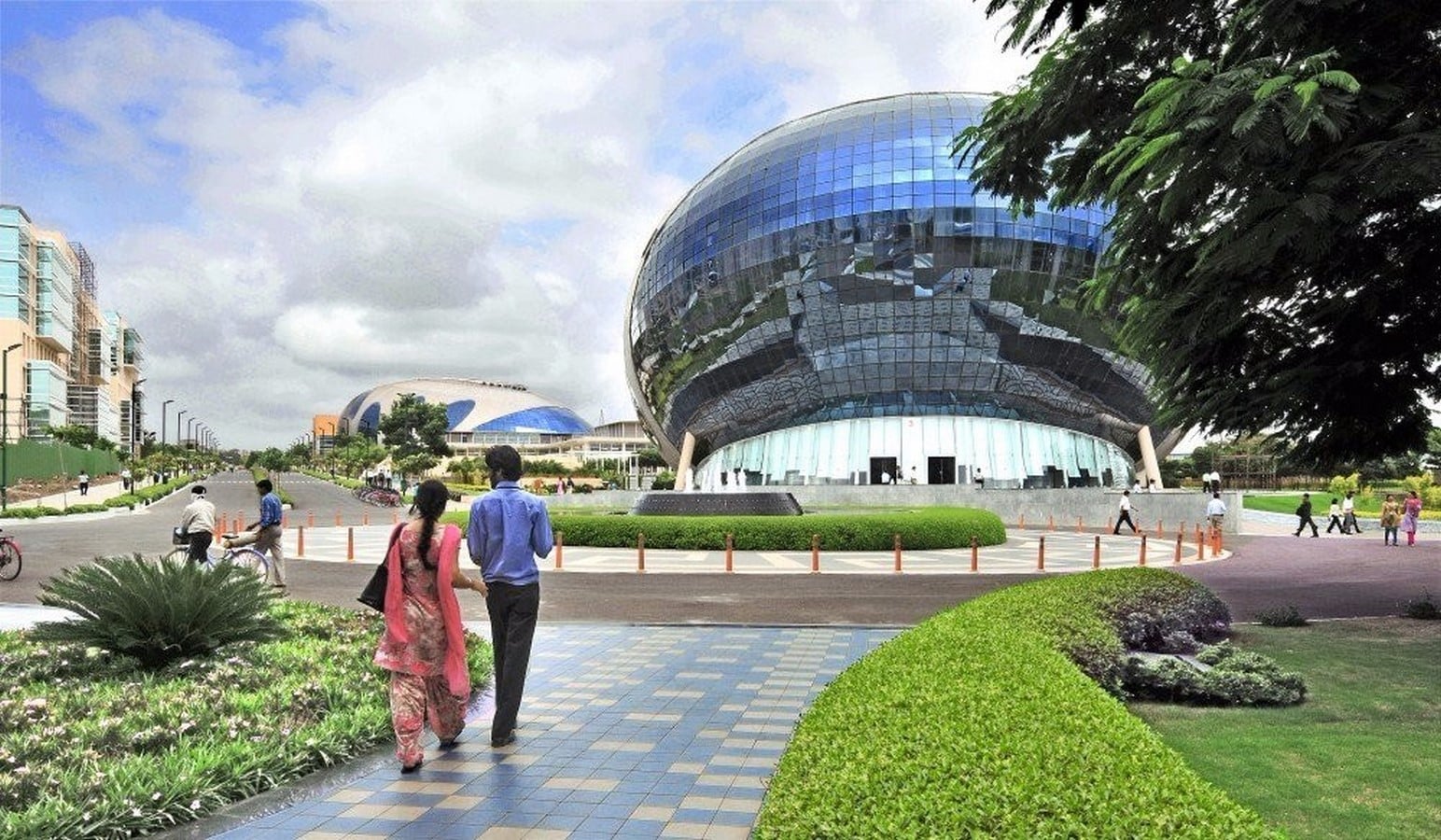 10 Artistic Buildings in India
