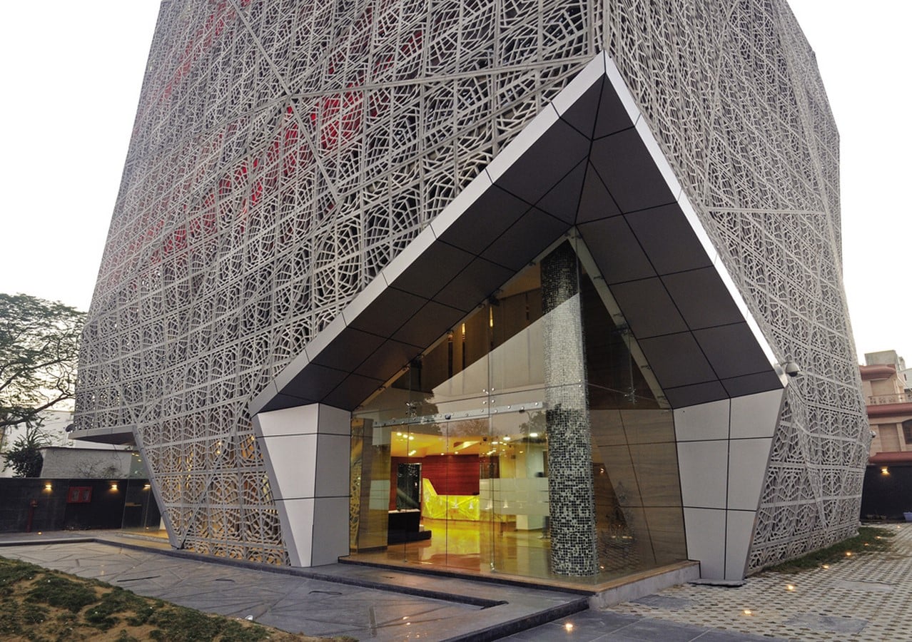 10 Artistic Buildings in India