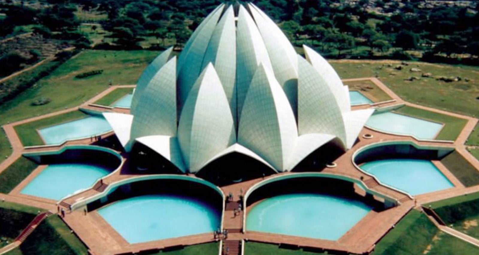 10 Artistic Buildings in India