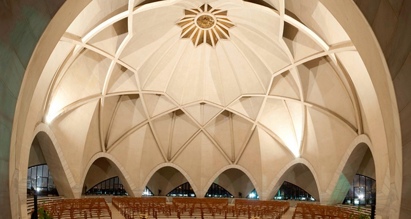 10 Artistic Buildings in India