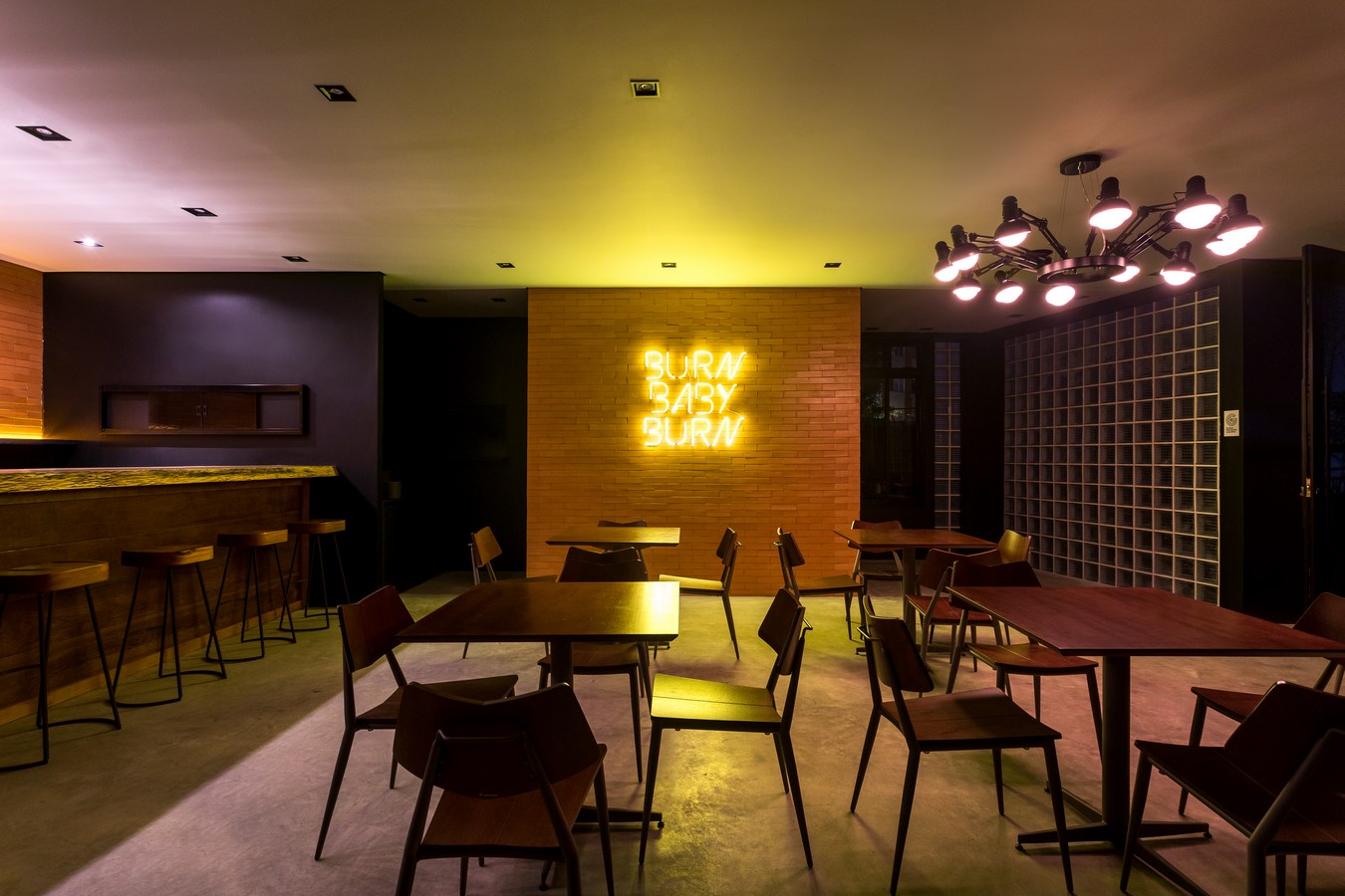 Flame Casual Bar by Giuliano Marchiorato Arquitetos - Sheet6