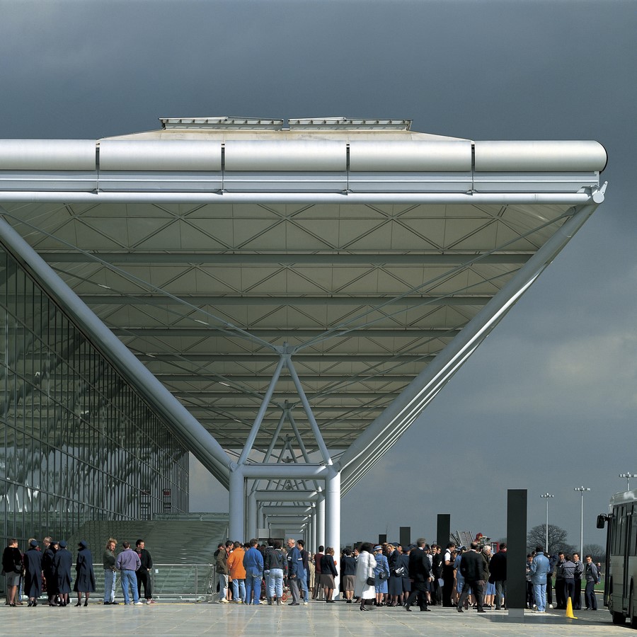 Interviews with Architects: Norman Foster Interview: Striving for Simplicity - Sheet5