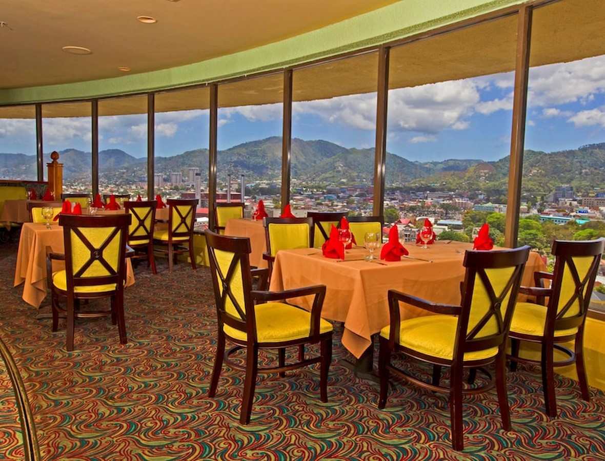 15 Examples of revolving hotels - Sheet13