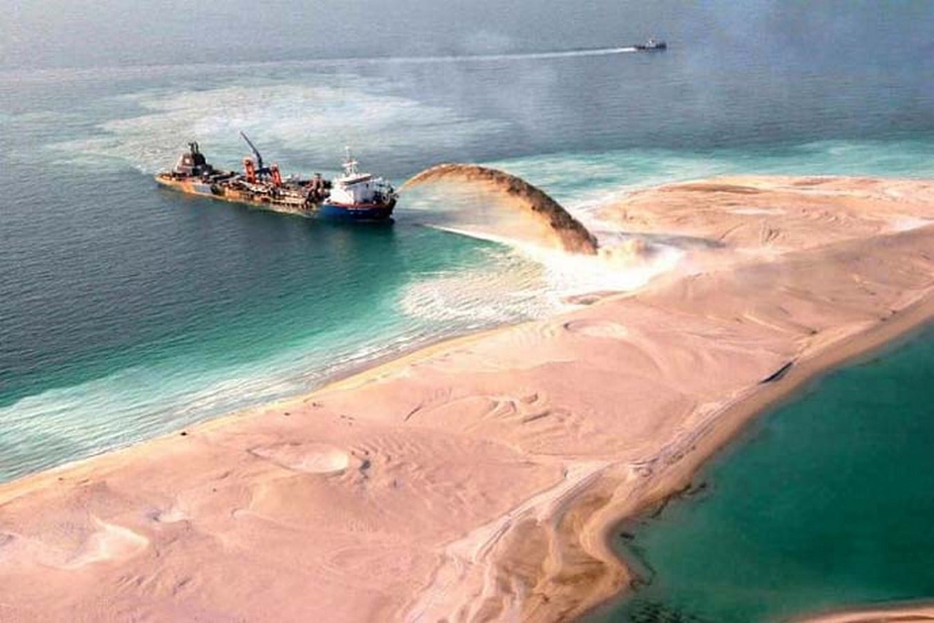 The manmade islands of Dubai - Sheet3