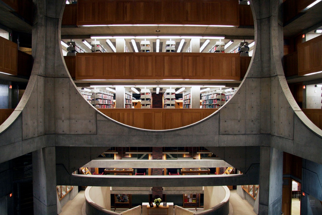 How are the architecture and interior designer communities linked? - Sheet2