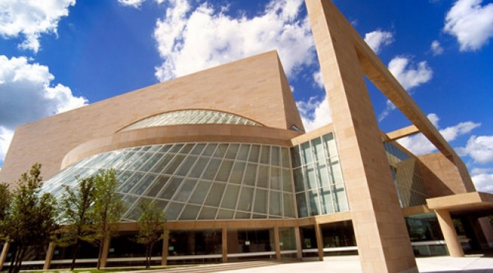 Places to visit in Dallas -Morton H. Meyerson Symphony Center, Designed by: Architect I.M. Pei - Sheet1
