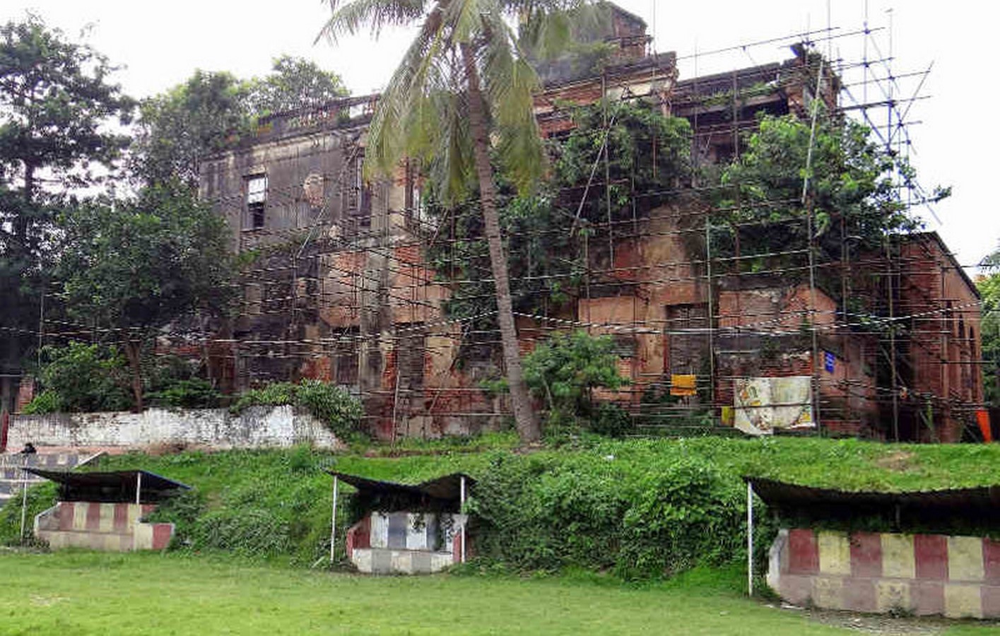 Clive House: The oldest buildings in Kolkata - Sheet13