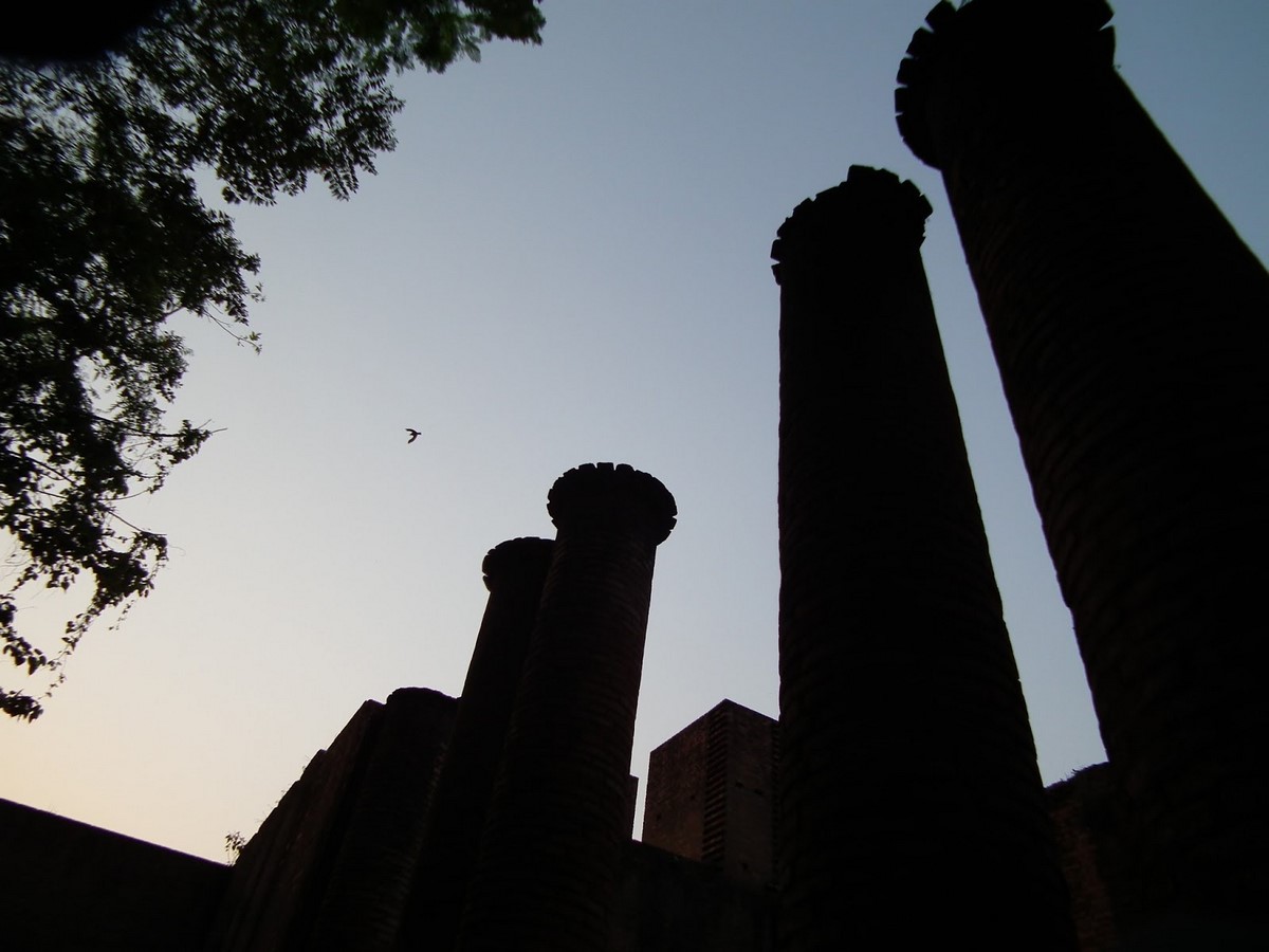 Clive House: The oldest buildings in Kolkata - Sheet6
