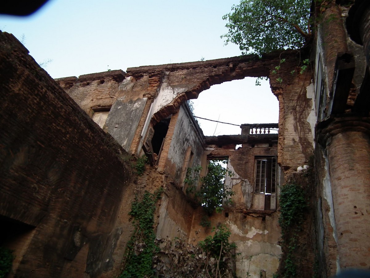 Clive House: The oldest buildings in Kolkata - Sheet7