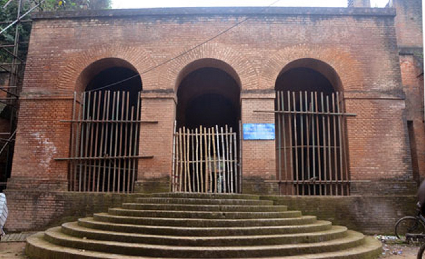 Clive House: The oldest buildings in Kolkata - Sheet9