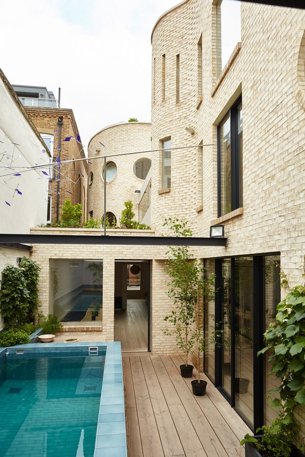 London family home by Alex Michaelis - Sheet2
