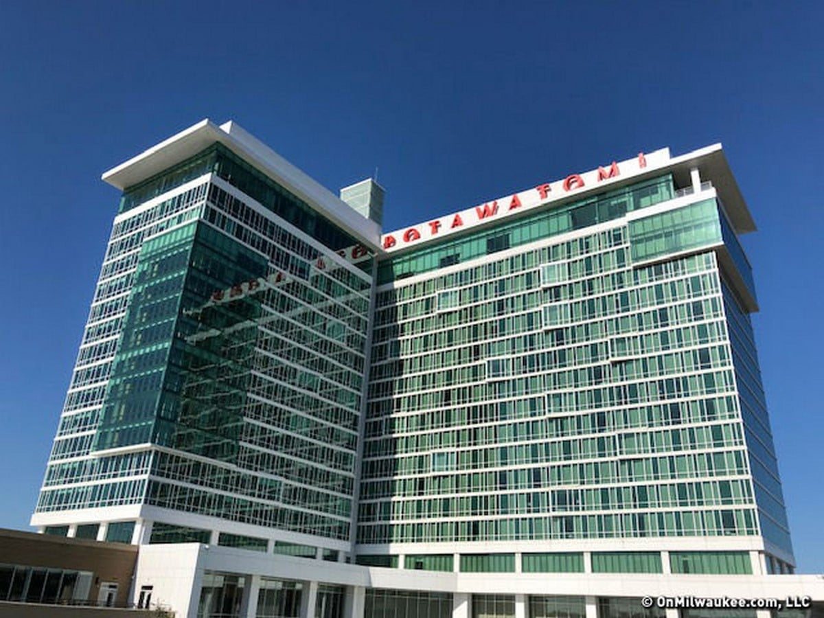 15 Tallest Buildings in Milwaukee -Sheet10