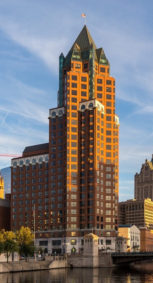 15 Tallest Buildings in Milwaukee -Sheet12