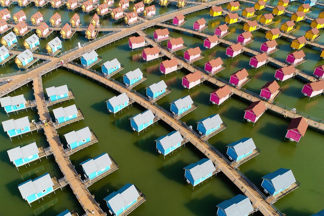 China’s answer to the Maldives’ beautiful chalets: the Yuetuo Island - Sheet2