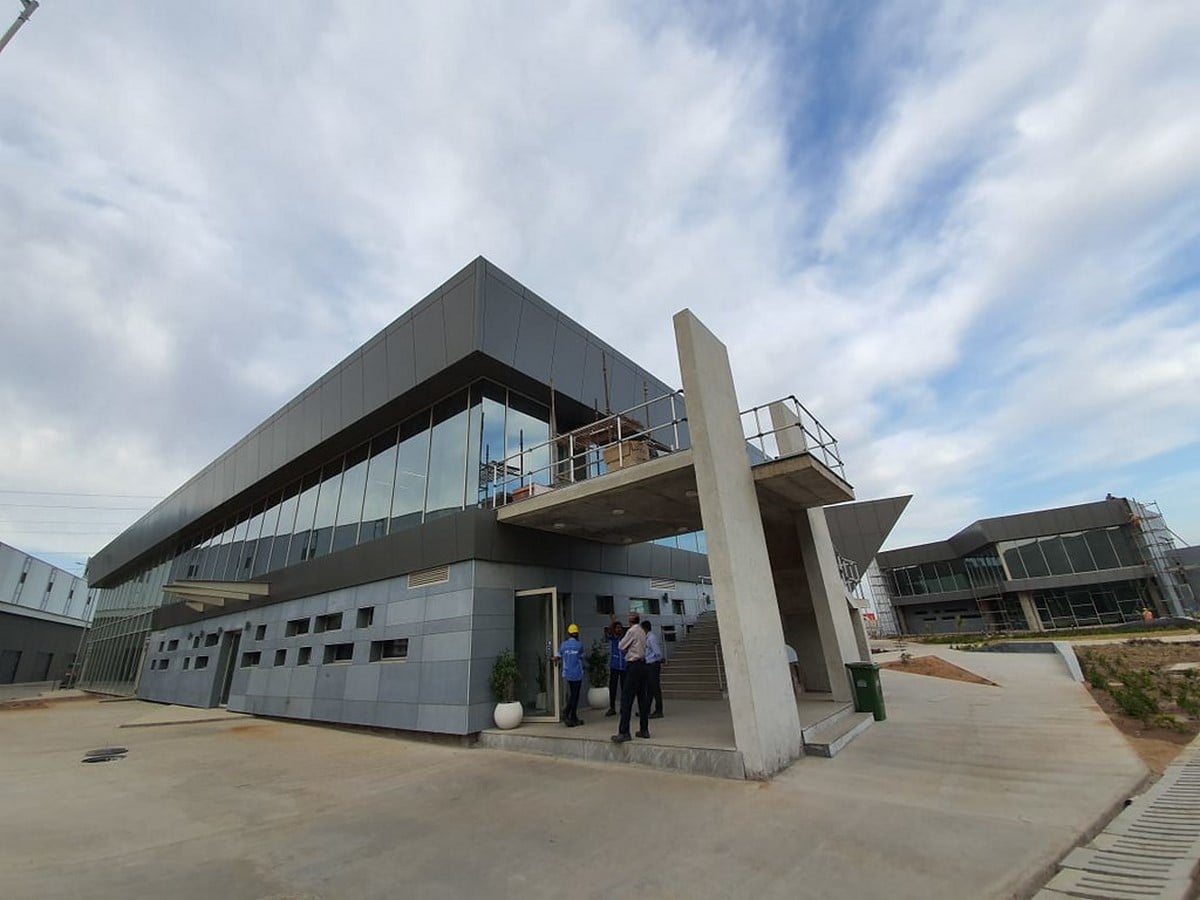 <span style="font-weight: 400;">Railway Equipment Manufacturing FacilityCopyright/source: ©</span><a href="https://ana-design.com/new-plasser-india/"><span style="font-weight: 400;">https://ana-design.com/new-plasser-india/</span></a><span style="font-weight: 400;"> </span>