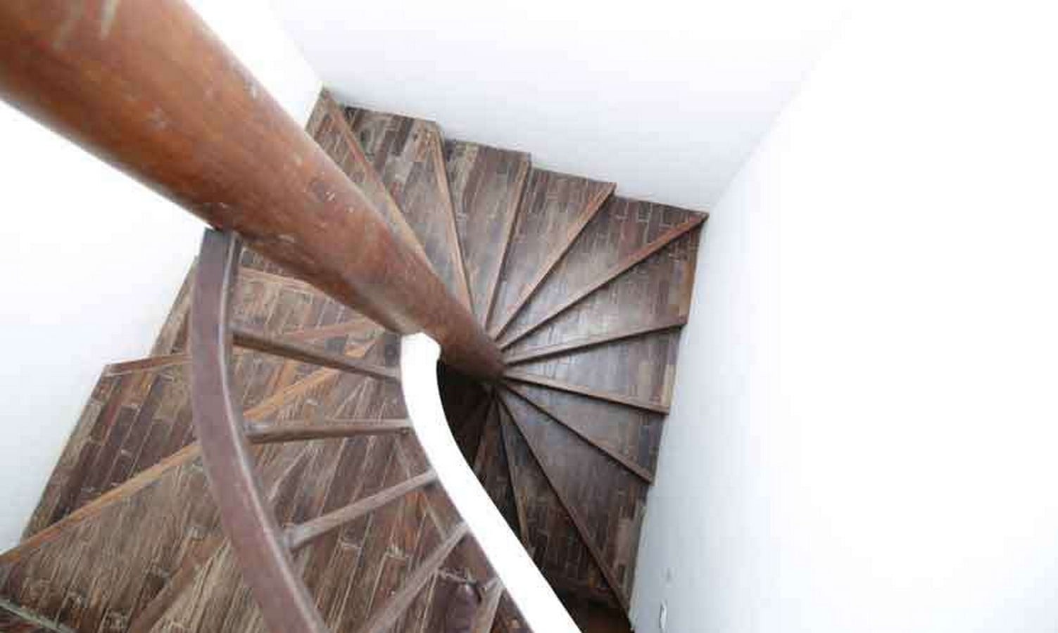 10 Staircases designed by Geoffrey Bawa - Sheet4
