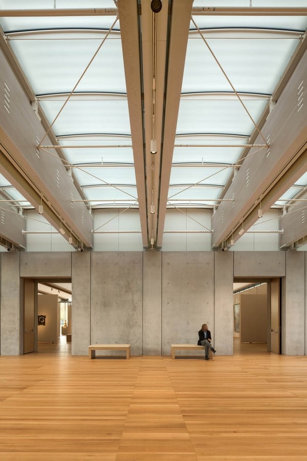 Silk Finish Concrete Walls ©Nic Lehoux