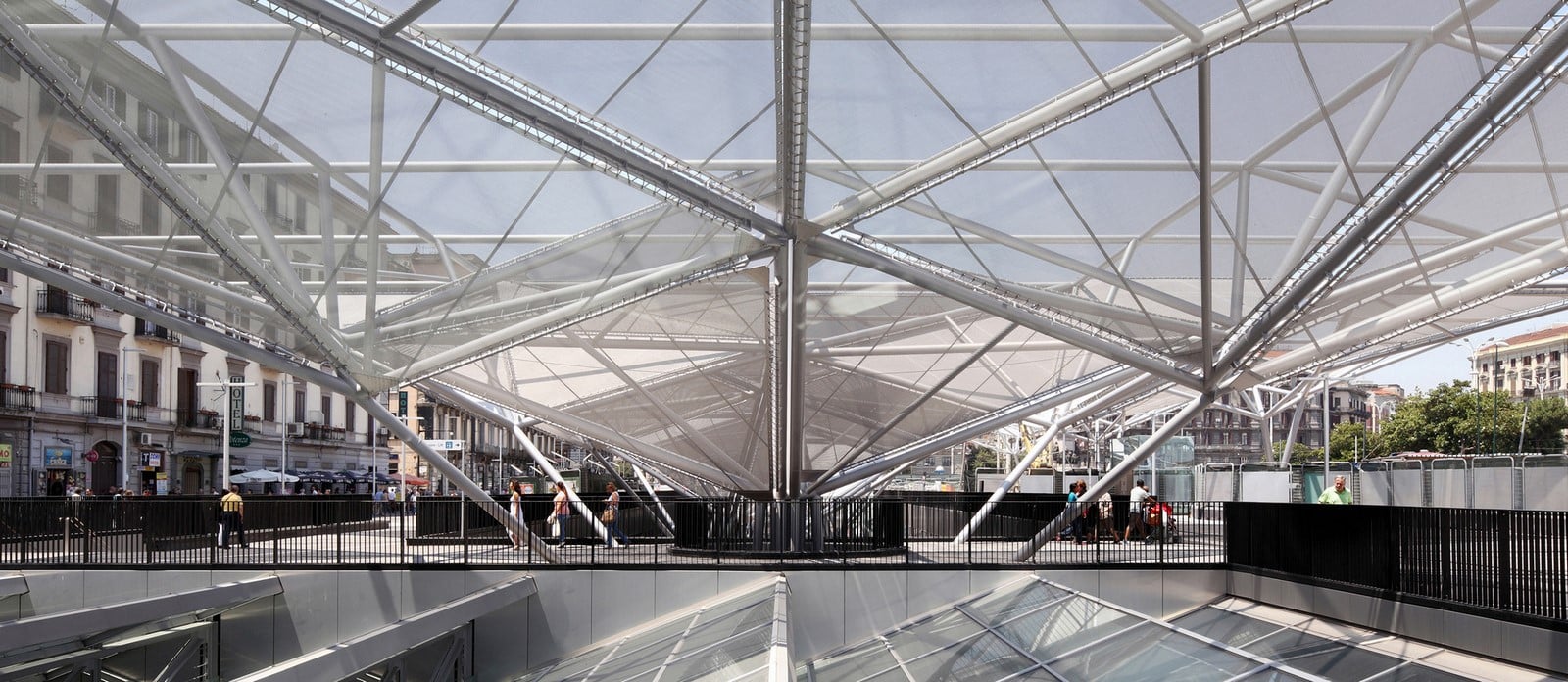 <span style="font-weight: 400;">©</span><span style="font-weight: 400;">Hopkins Architects</span>