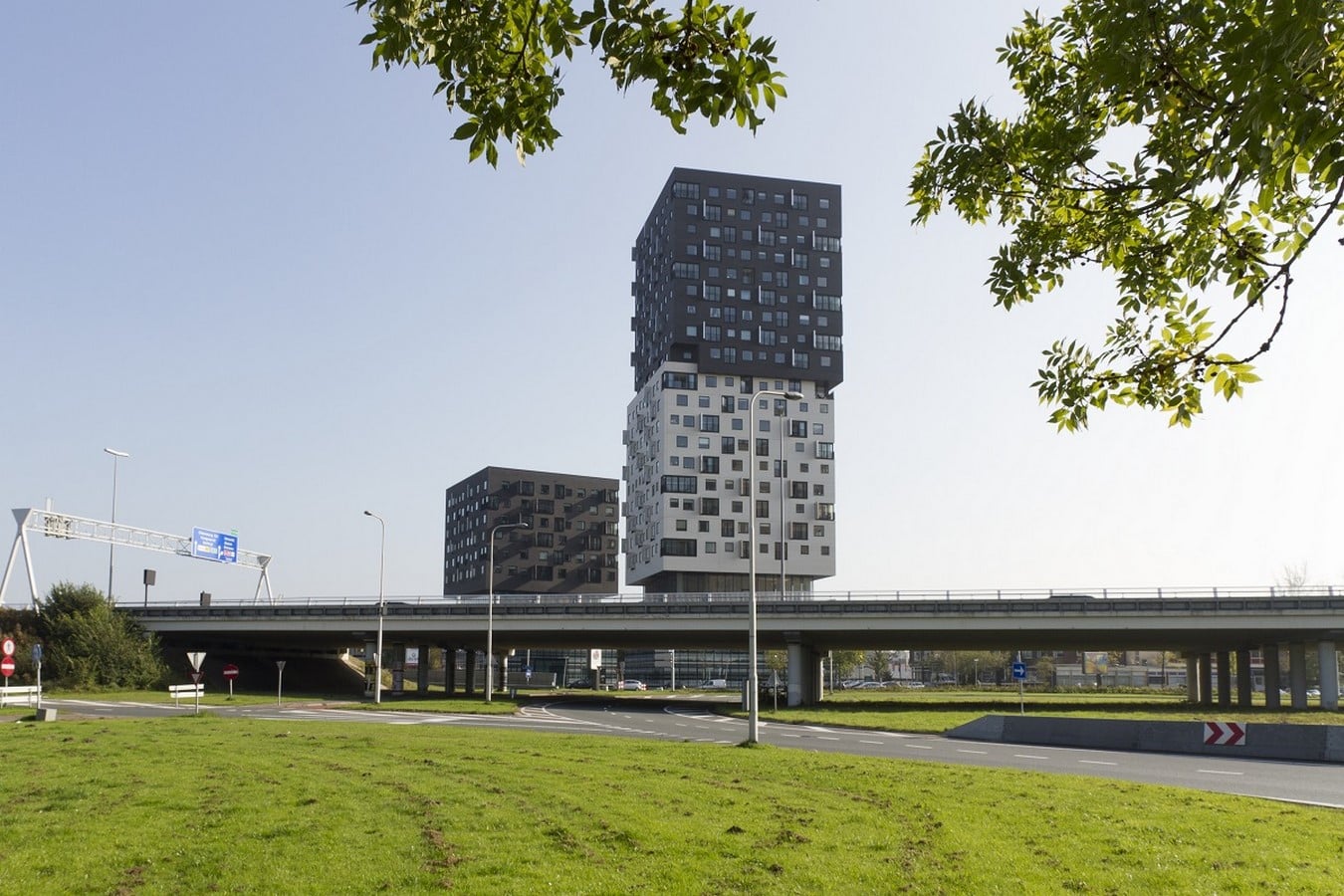 <span style="font-weight: 400;">©</span><span style="font-weight: 400;">Hopkins Architects</span>