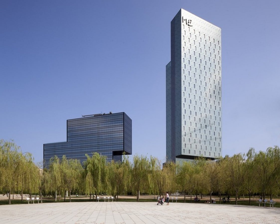 <span style="font-weight: 400;">©</span><span style="font-weight: 400;">Hopkins Architects</span>