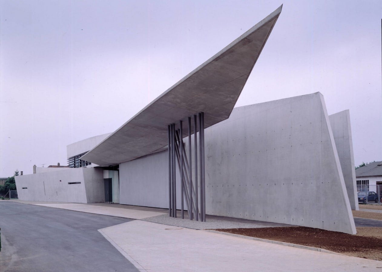 Life of an Artist: Zaha Hadid - Sheet2