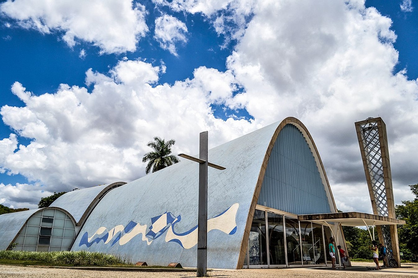 Church of Saint Francis of Assisi by Oscar Niemeyer: A Scandal in city's conservative culture - Sheet6