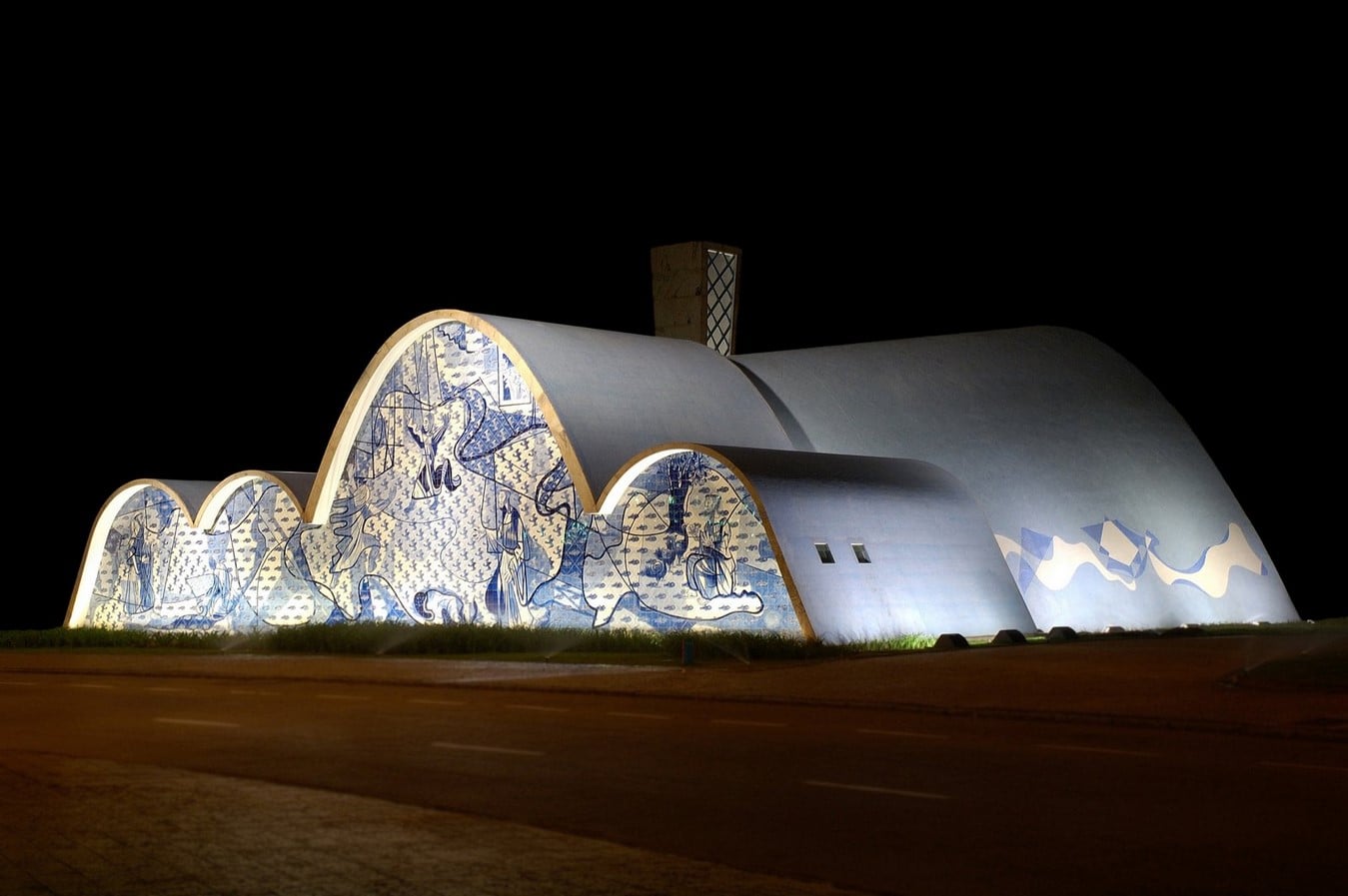 View of the Chapel at night_cdn.homesthetics.net