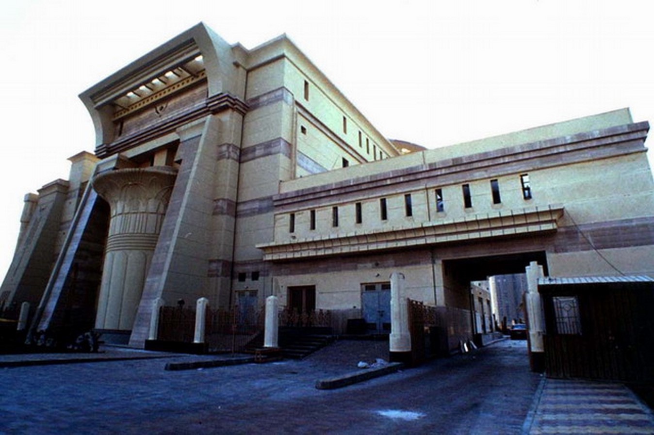A Quest for Identity in the Modern Architecture of the Middle East - Sheet5