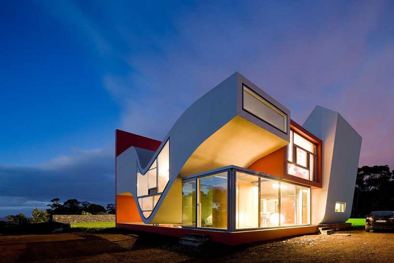 Futuristic Homes - House on the Flight of Birds