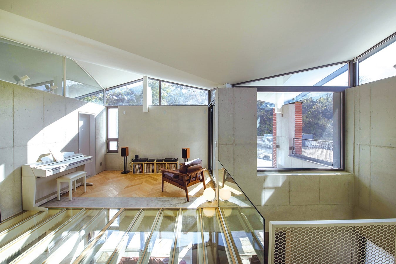 10 Things to know about butterfly roofing - Sheet5