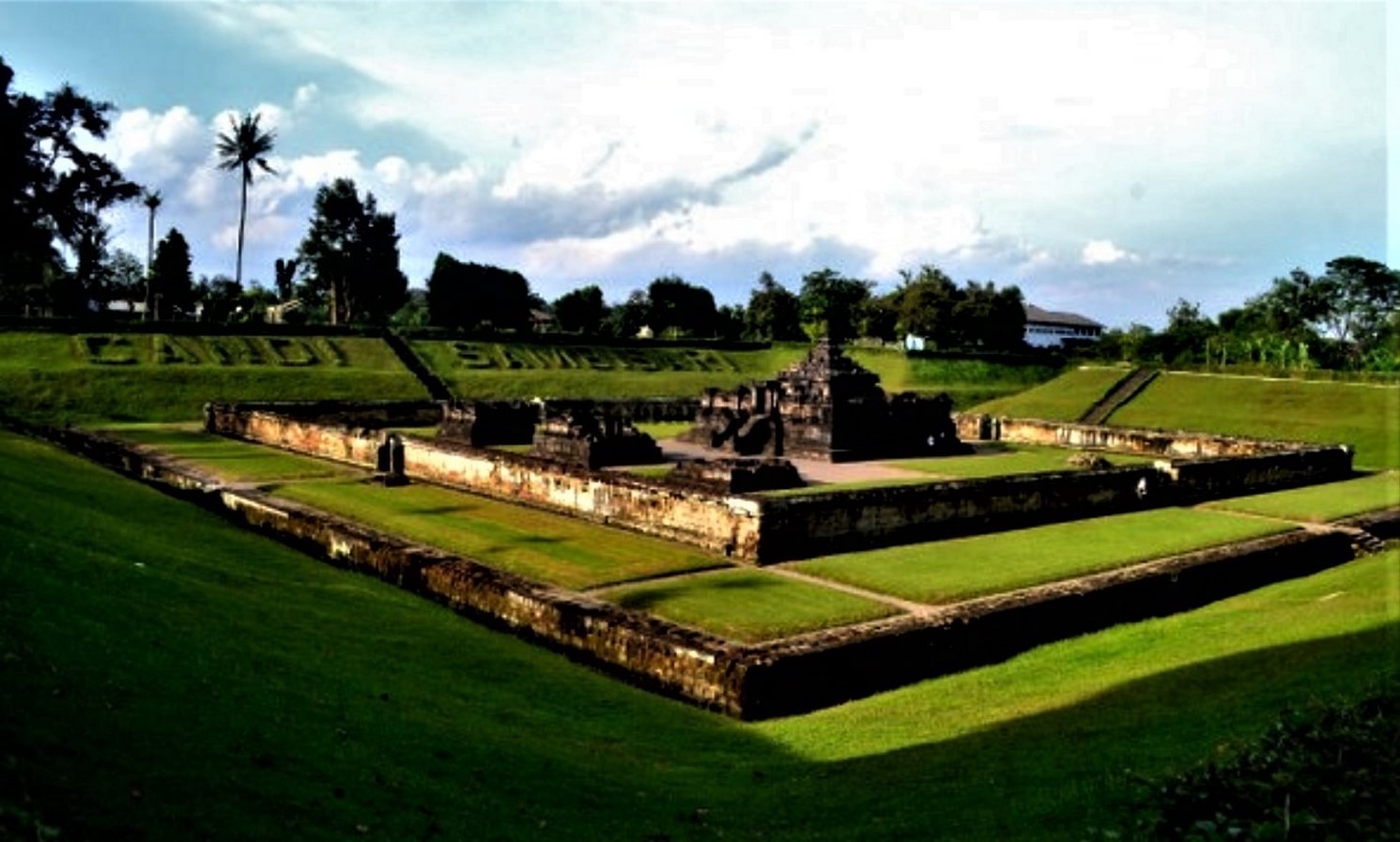 15 Temples every Architect must visit in Indonesia - Sheet12