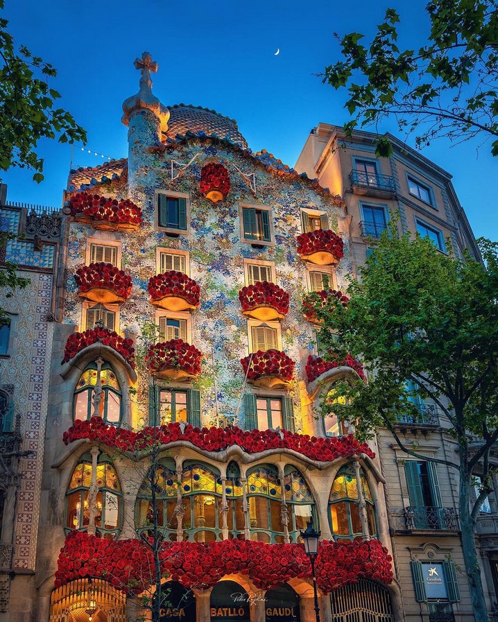 Pros and Cons of Ornamentation in Architecture - Sheet2