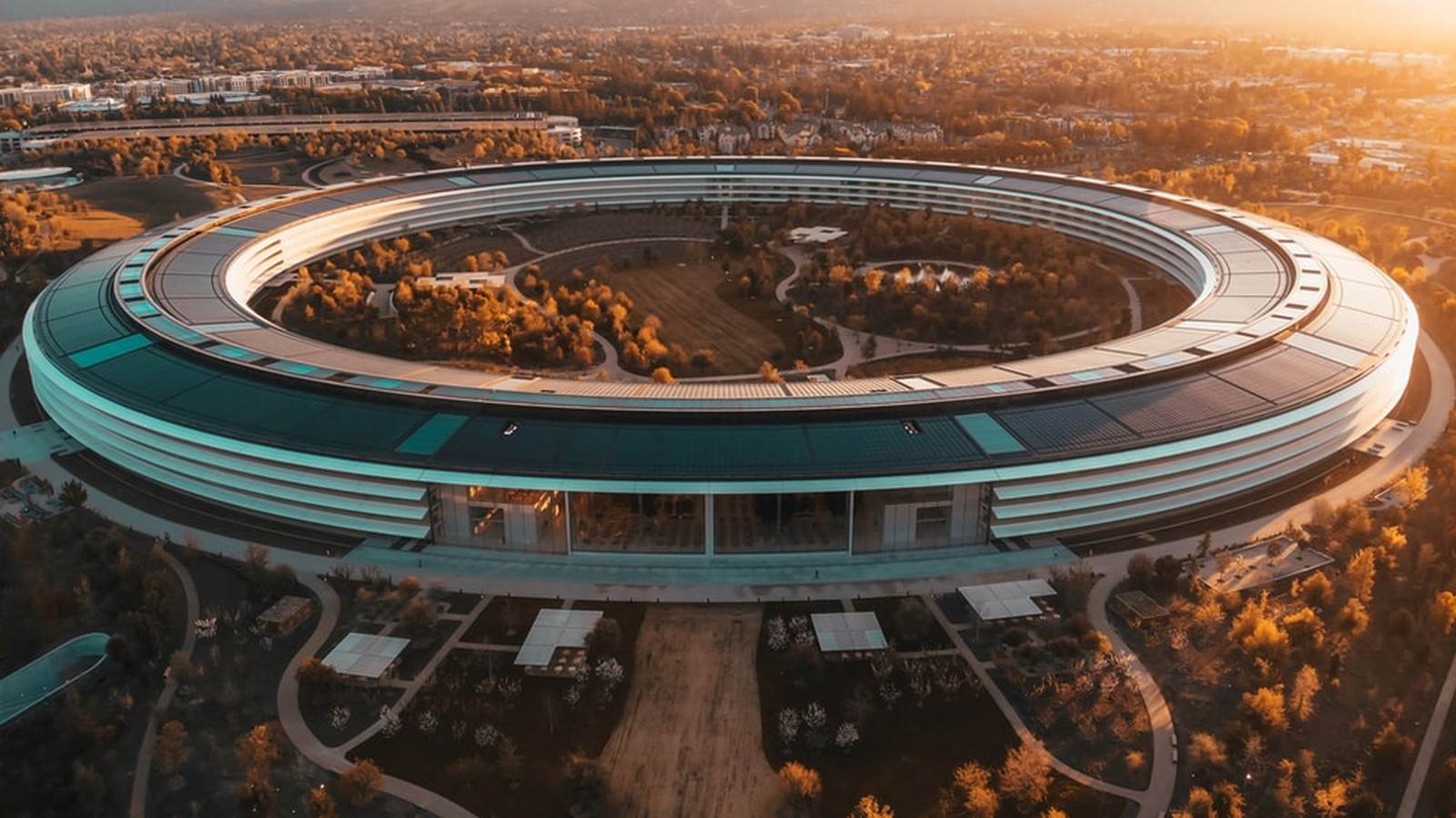 The Apple Park_©https://unsplash.com