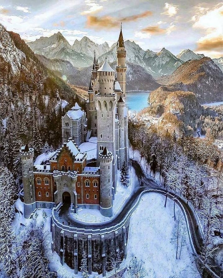 Neuschwanstein Castle, Bavaria, Germany: Imagination meets Reality - Sheet2