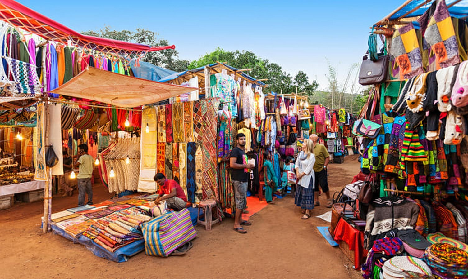 MG road shopping street_©thrillophilia.com