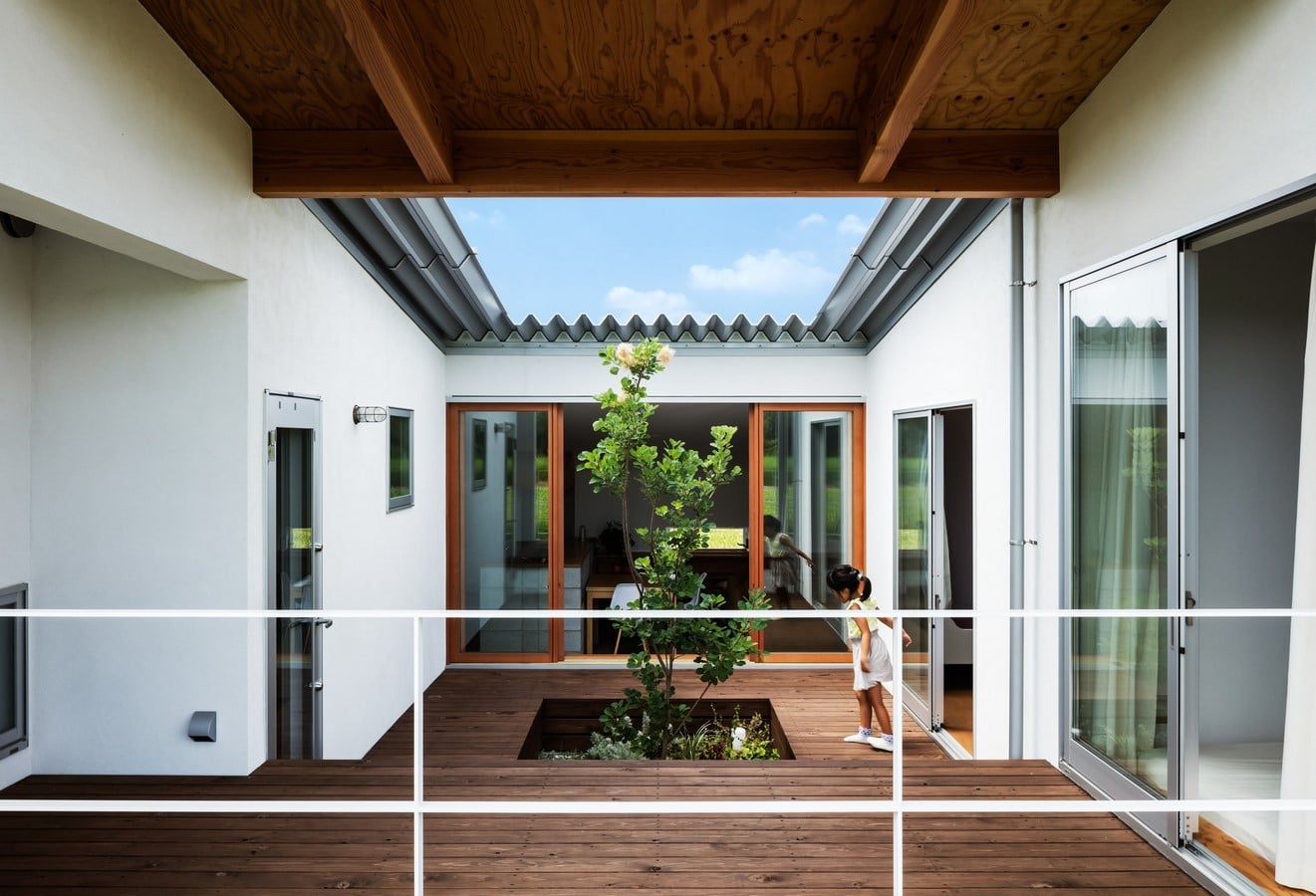 20 Examples of home with beautiful central atriums - Sheet17