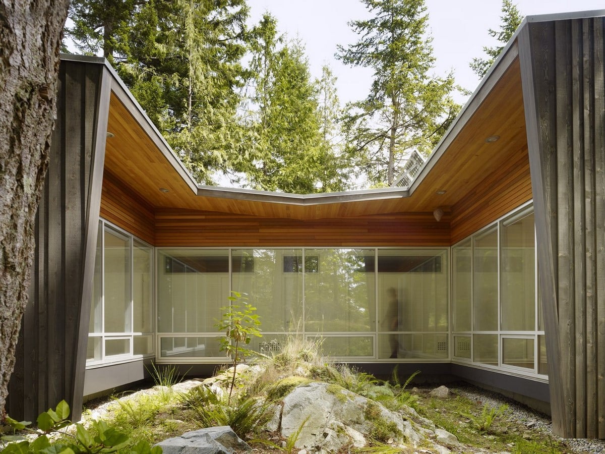 20 Examples of home with beautiful central atriums - Sheet1