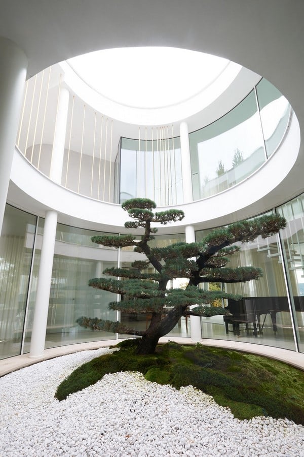 20 Examples of home with beautiful central atriums - Sheet3