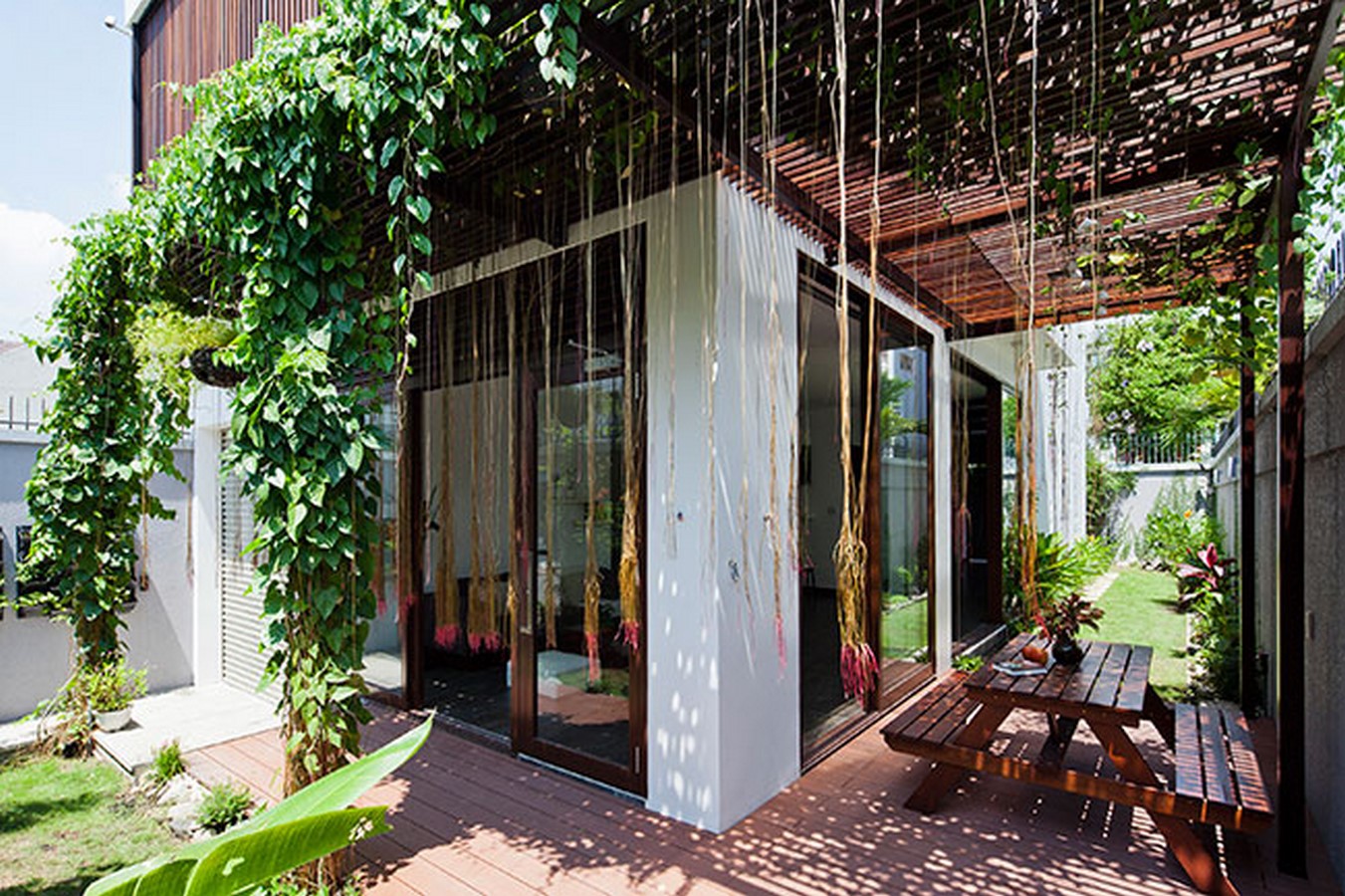 SUBURB HOUSE WITH SLIDING SHUTTER - Sheet5