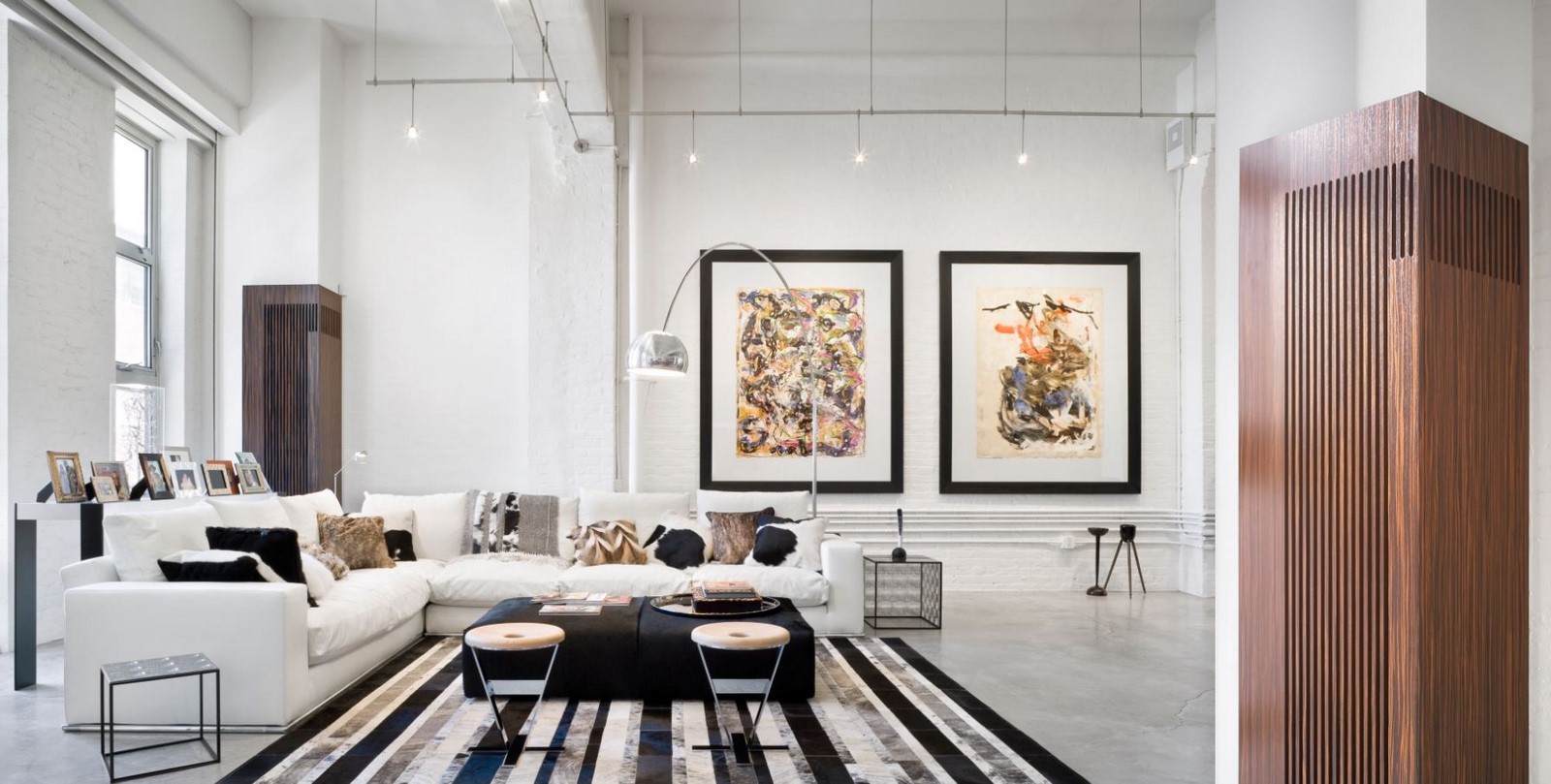 <span style="font-weight: 400;">The living ©www.nadaaa.com</span>