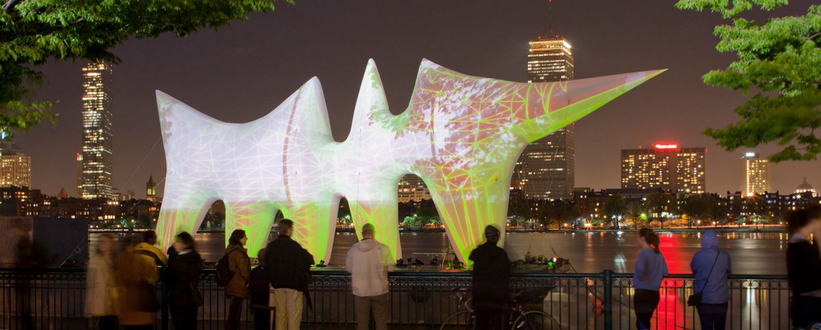 <span style="font-weight: 400;">The installation at river charles ©www.nadaaa.com</span>