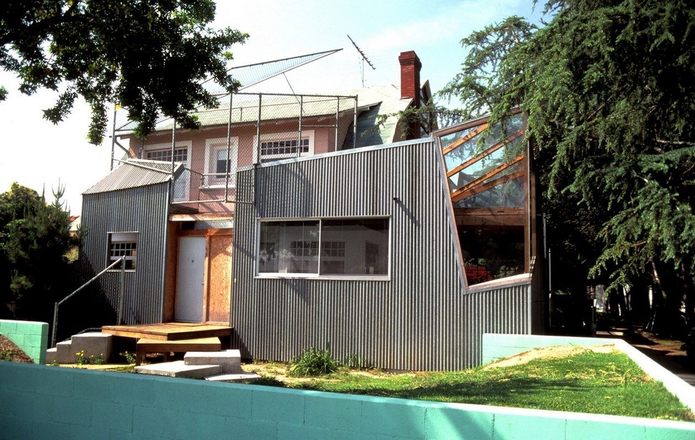 Gehry Residence by Frank Gehry: Balance between old and new - Sheet3