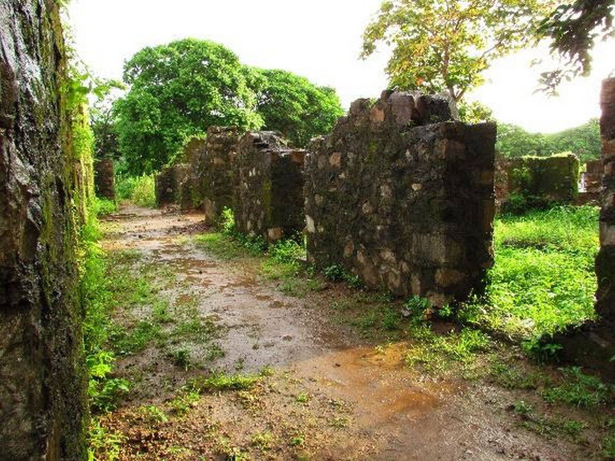 Remains of Indo-Portuguese Architectural Layer in Mumbai - Sheet10