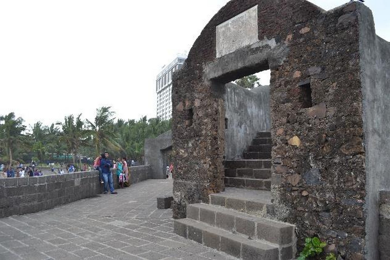 Remains of Indo-Portuguese Architectural Layer in Mumbai - Sheet4