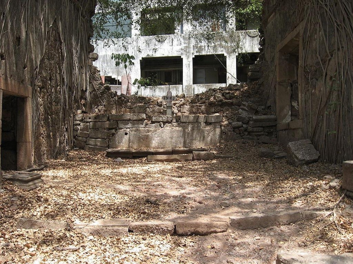 Remains of Indo-Portuguese Architectural Layer in Mumbai - Sheet8