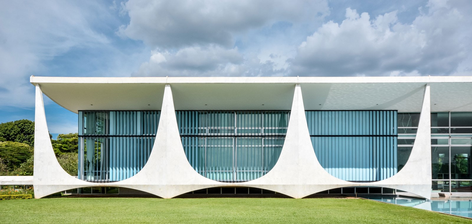 Palacio da Alvorada by Oscar Niemeyer: Residence of the President - Sheet2