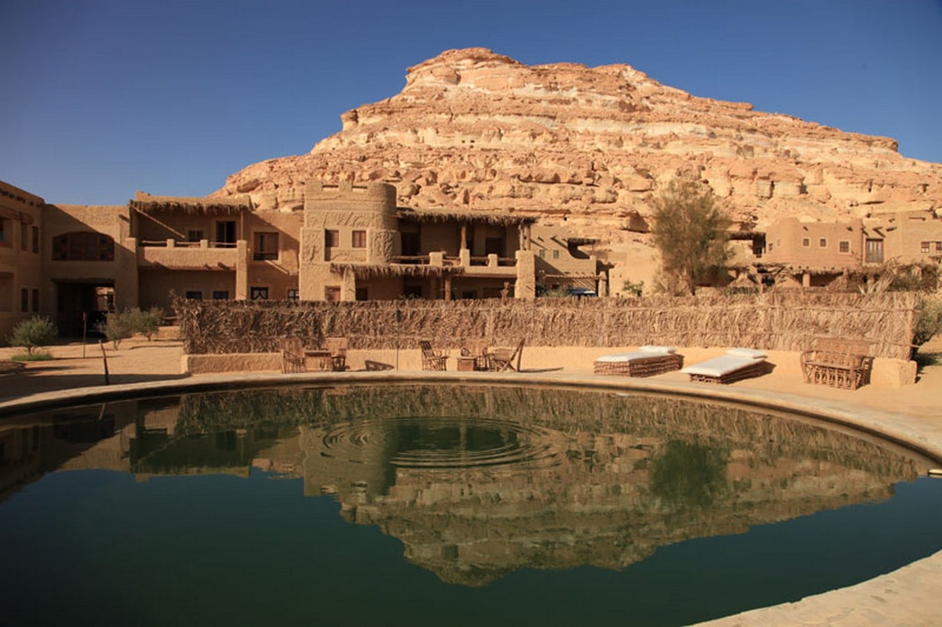 10 examples of buildings located in the desert Sheet1